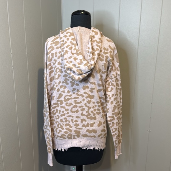 FATE Women’s Medium DISTRESSED LEOPARD HOODED SWEATER Knit Comfy Drawstring - Picture 7 of 9